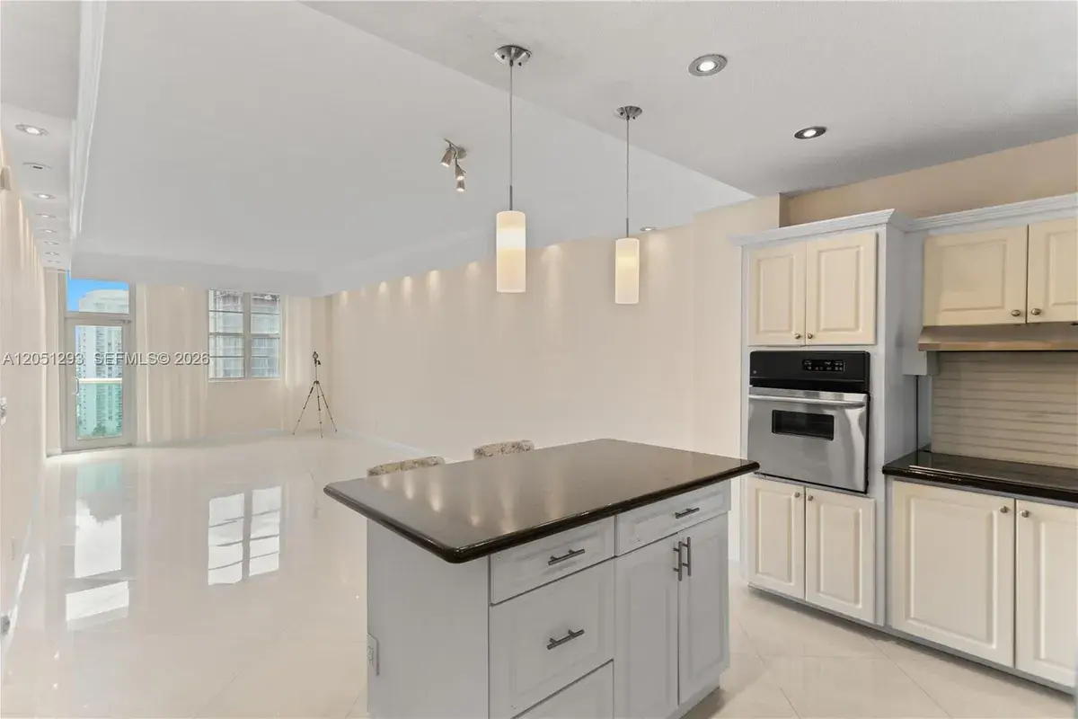 19390 Collins Ave # 17, Sunny Isles Beach FL 33160
