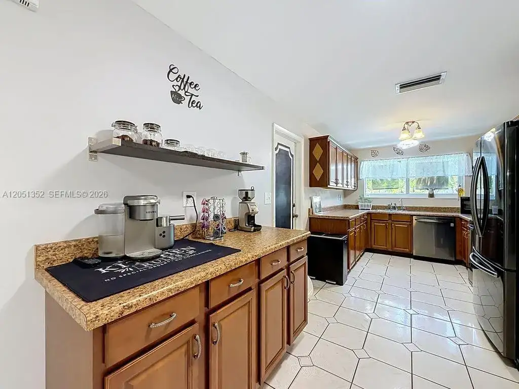 4201 NW 73rd Ave, Lauderhill FL 33319 photo 4