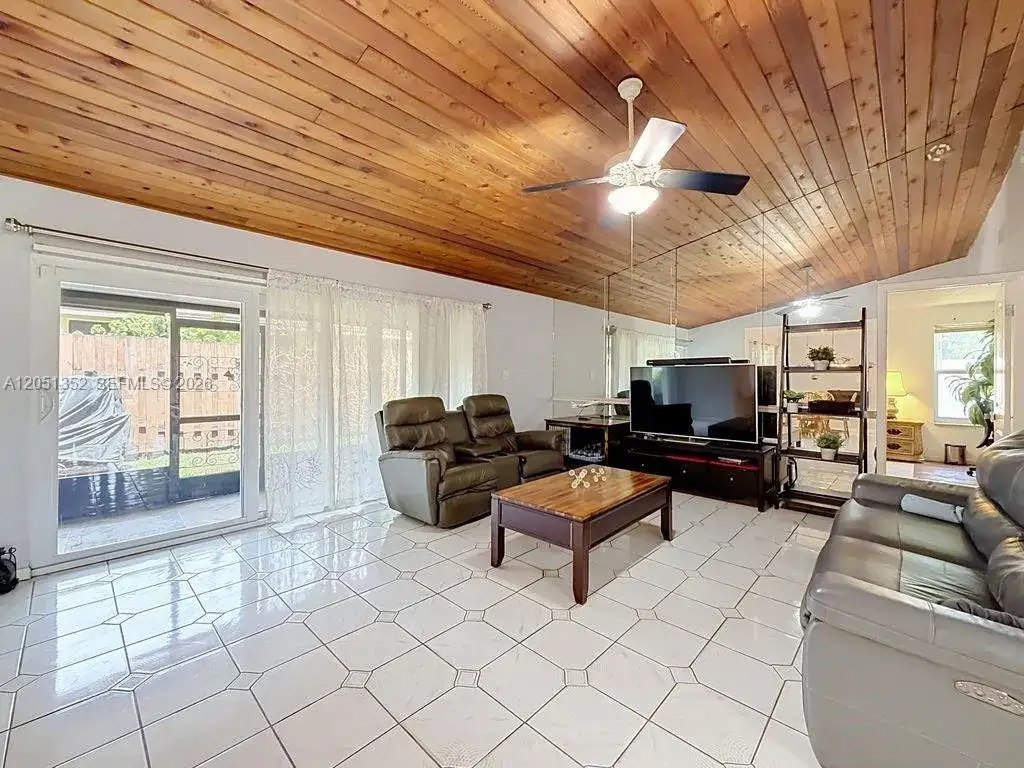 4201 NW 73rd Ave, Lauderhill FL 33319 photo 5