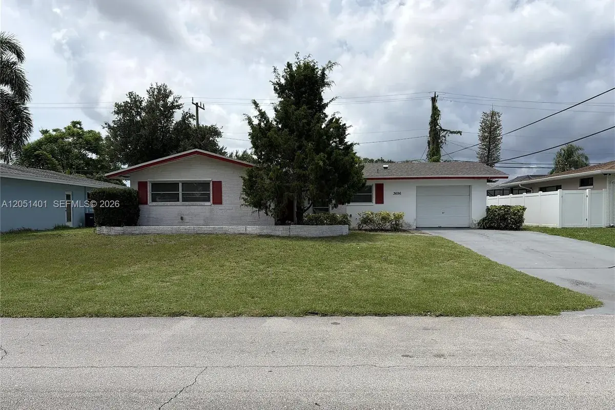 3696 Dogwood Ave, Palm Beach Gardens FL 33410