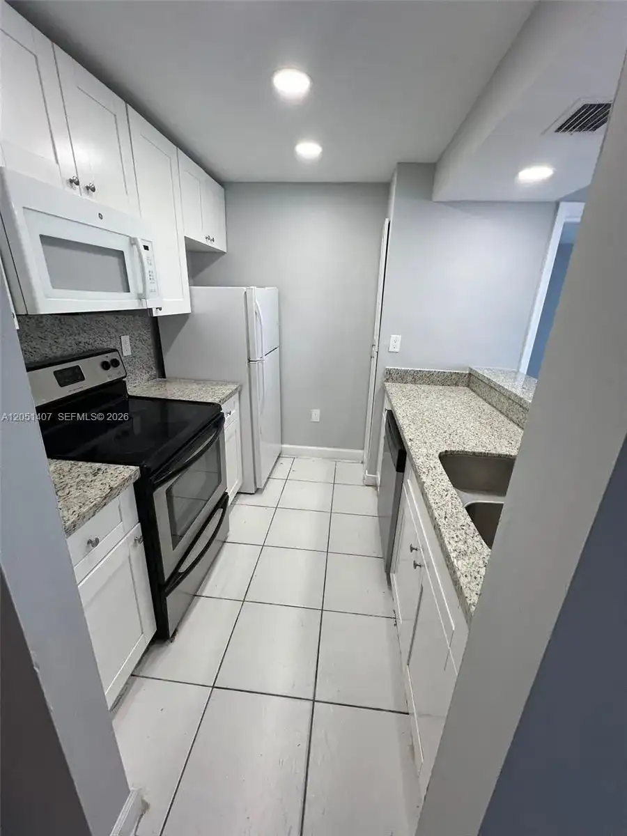 7035 NW 186th St # D509, Hialeah FL 33015