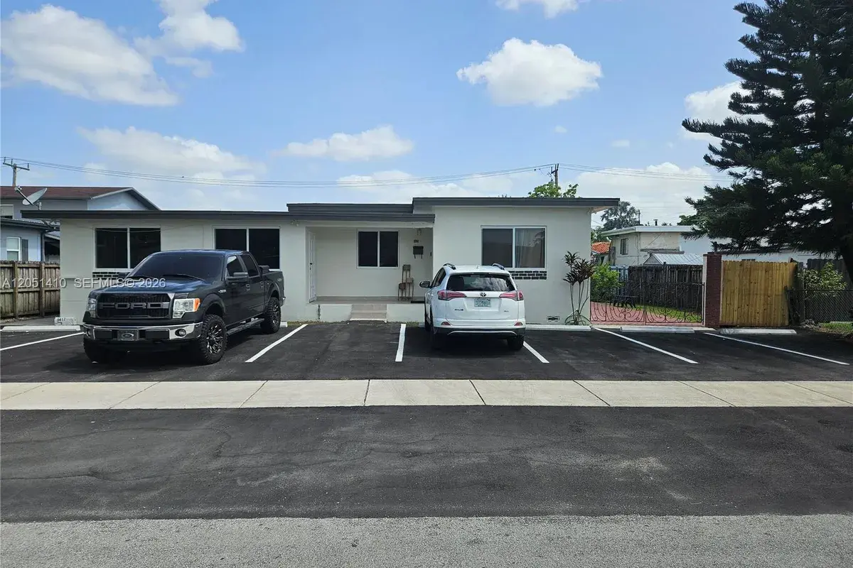 9415 SW 38th St, Miami FL 33165