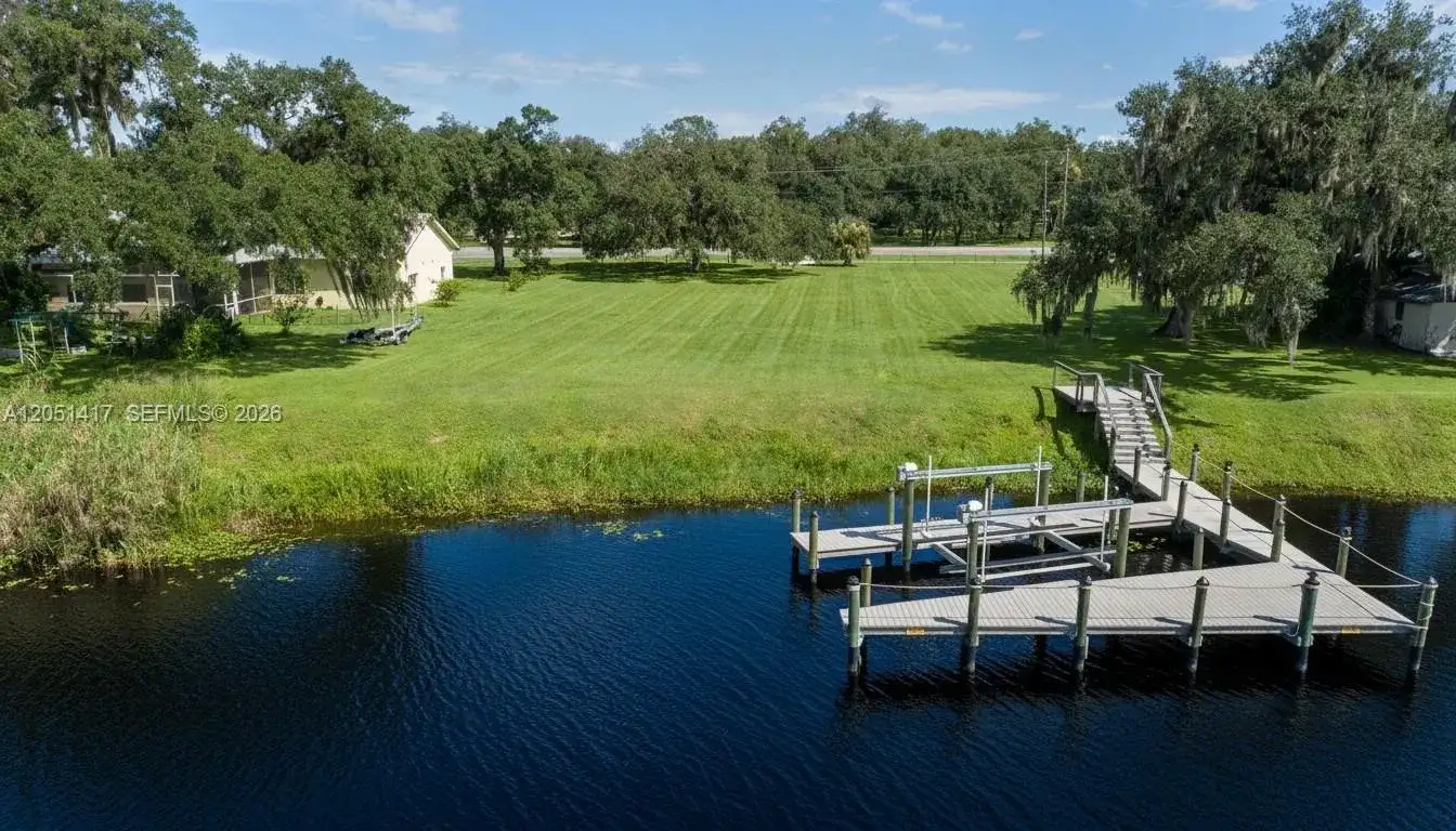 395 Old County Road 78, La Belle FL 33935 photo 2