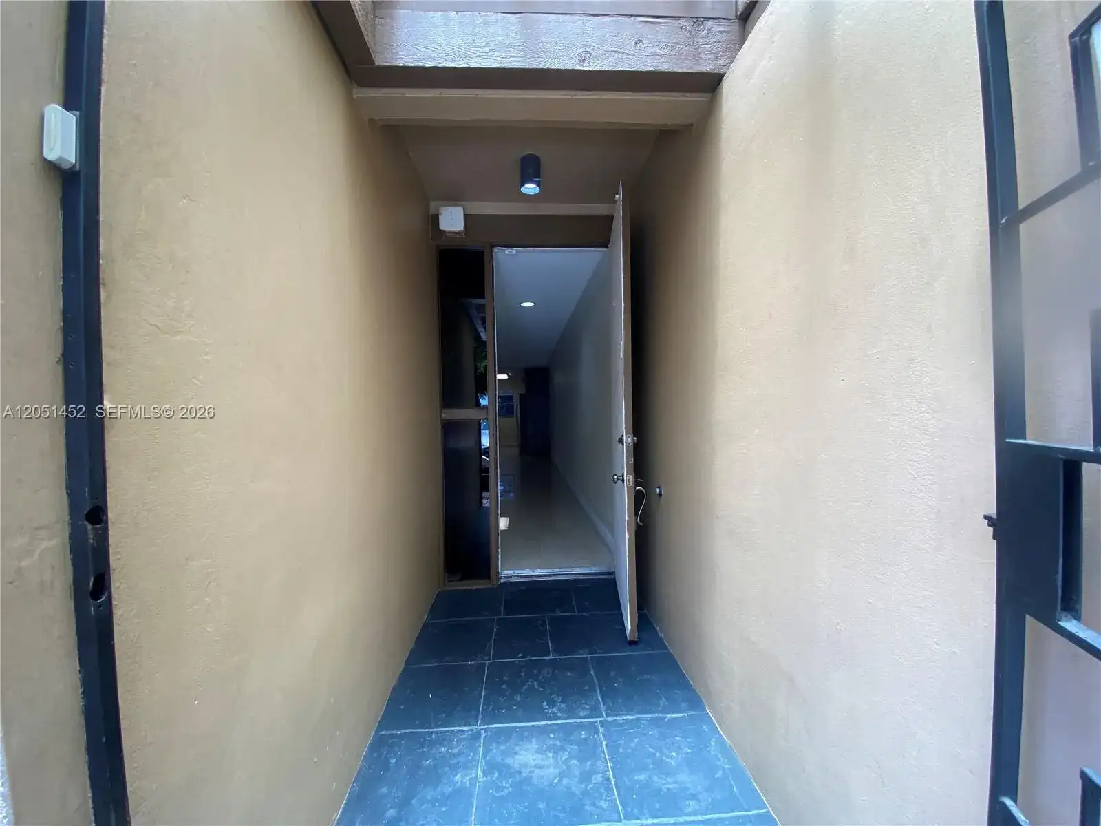 16100 Kilmarnock Dr, Miami Lakes FL 33014 photo 4