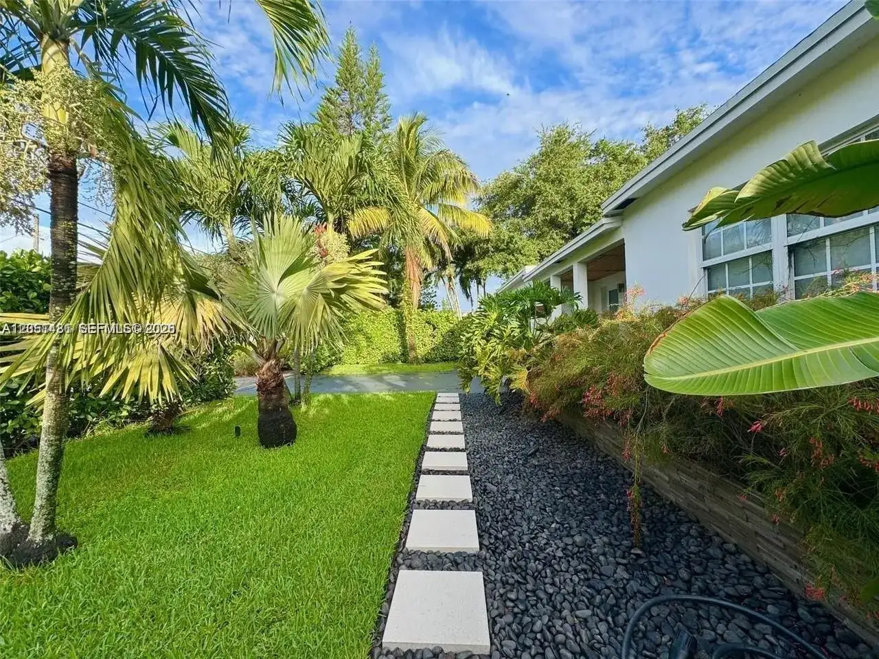 555 NE 127th St # 0, North Miami FL 33161 photo 3