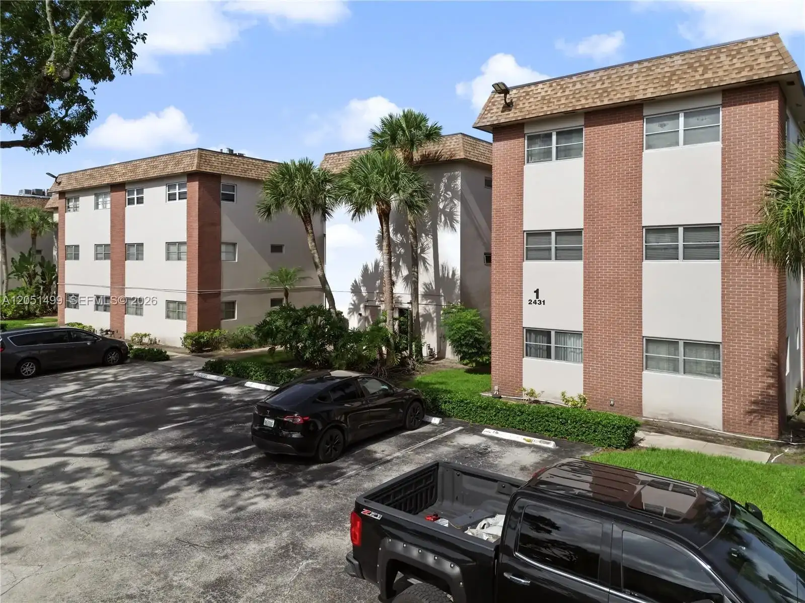 2431 SW 82nd Ave # 203, Davie FL 33324 photo 2
