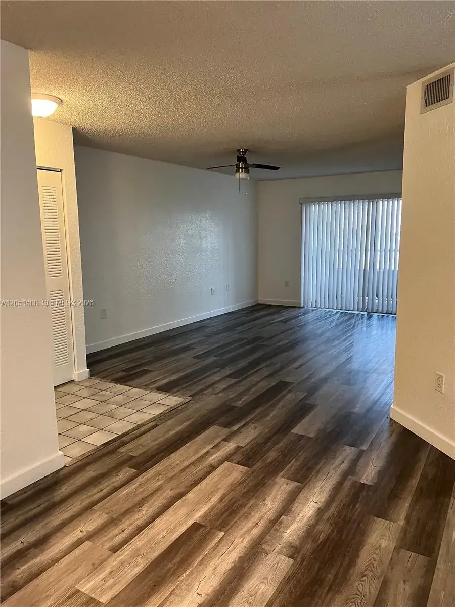 2831 N Oakland Forest Dr # 210, Oakland Park FL 33309