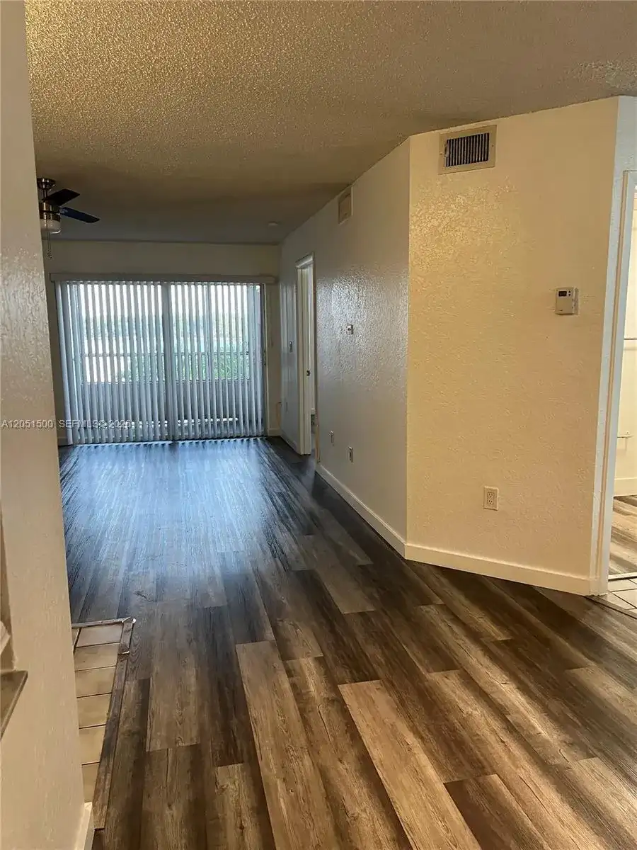 2831 N Oakland Forest Dr # 210, Oakland Park FL 33309 photo 2