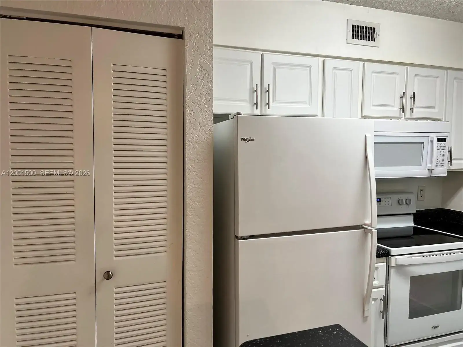 2831 N Oakland Forest Dr # 210, Oakland Park FL 33309 photo 3