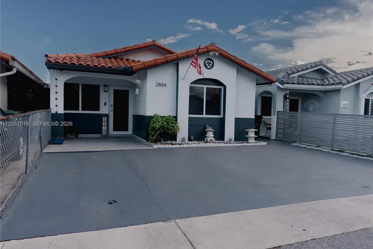 2884 W 75th St, Hialeah FL 33018