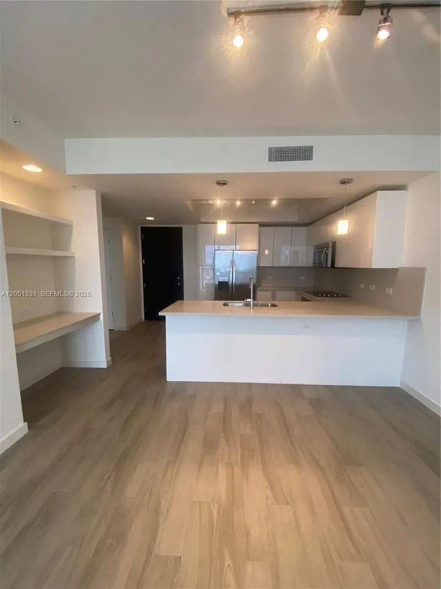 999 SW 1 AVE # 3209, Miami FL 33130