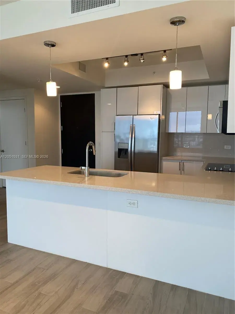 999 SW 1 AVE # 3209, Miami FL 33130
