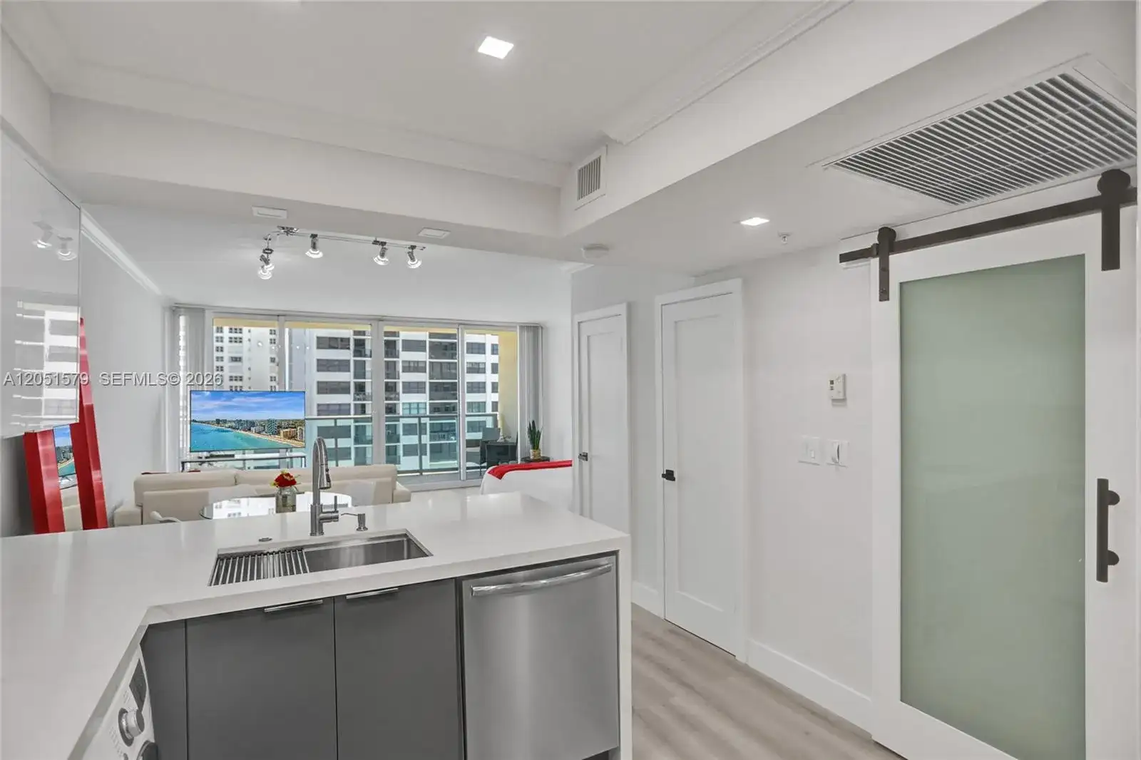 2501 S Ocean Dr, Hollywood FL 33019 photo 3