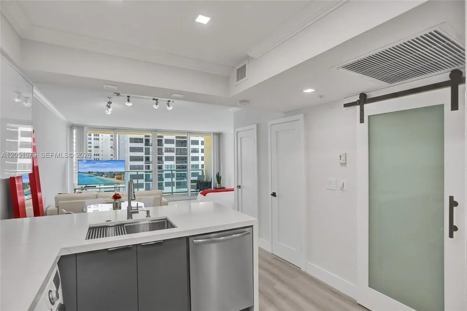 2501 S Ocean Dr, Hollywood FL 33019