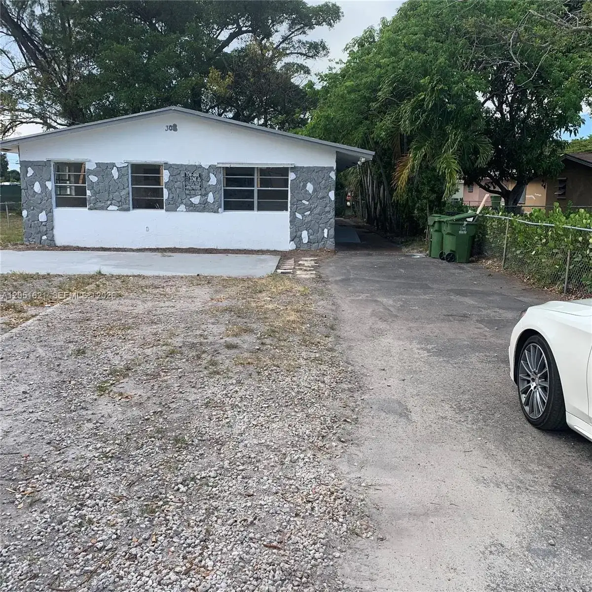 308 NW 9th St, Hallandale Beach FL 33009 photo 2