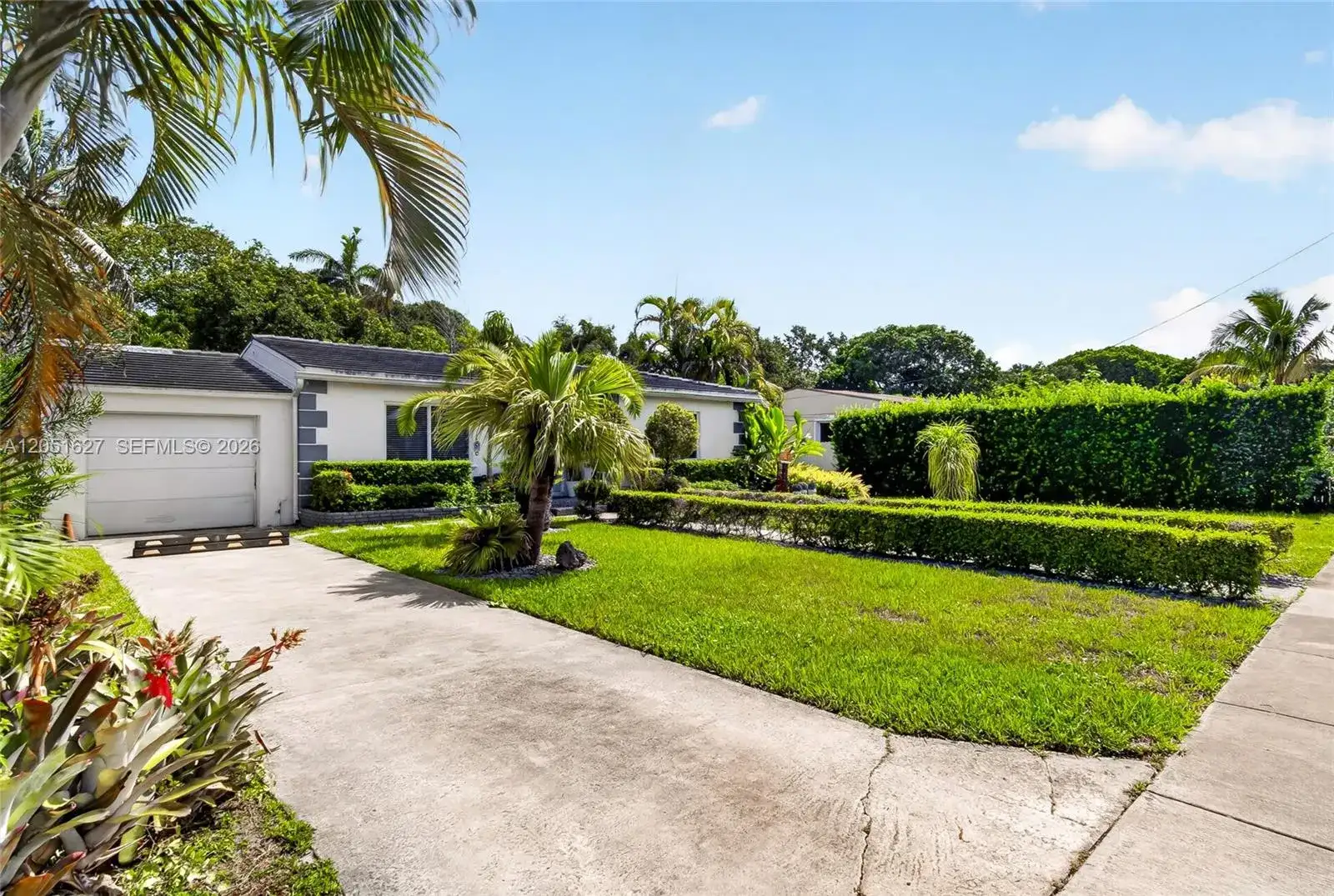 467 NE 129th St, North Miami FL 33161 photo 2