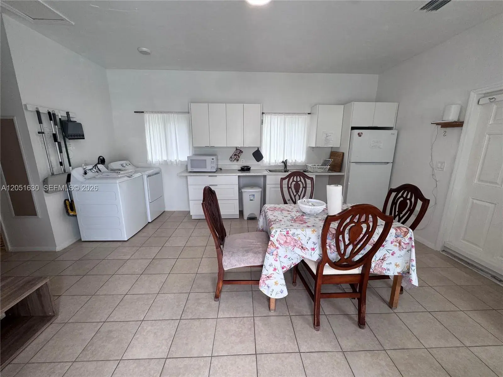 1239 N Victoria Park Rd, Fort Lauderdale FL 33304