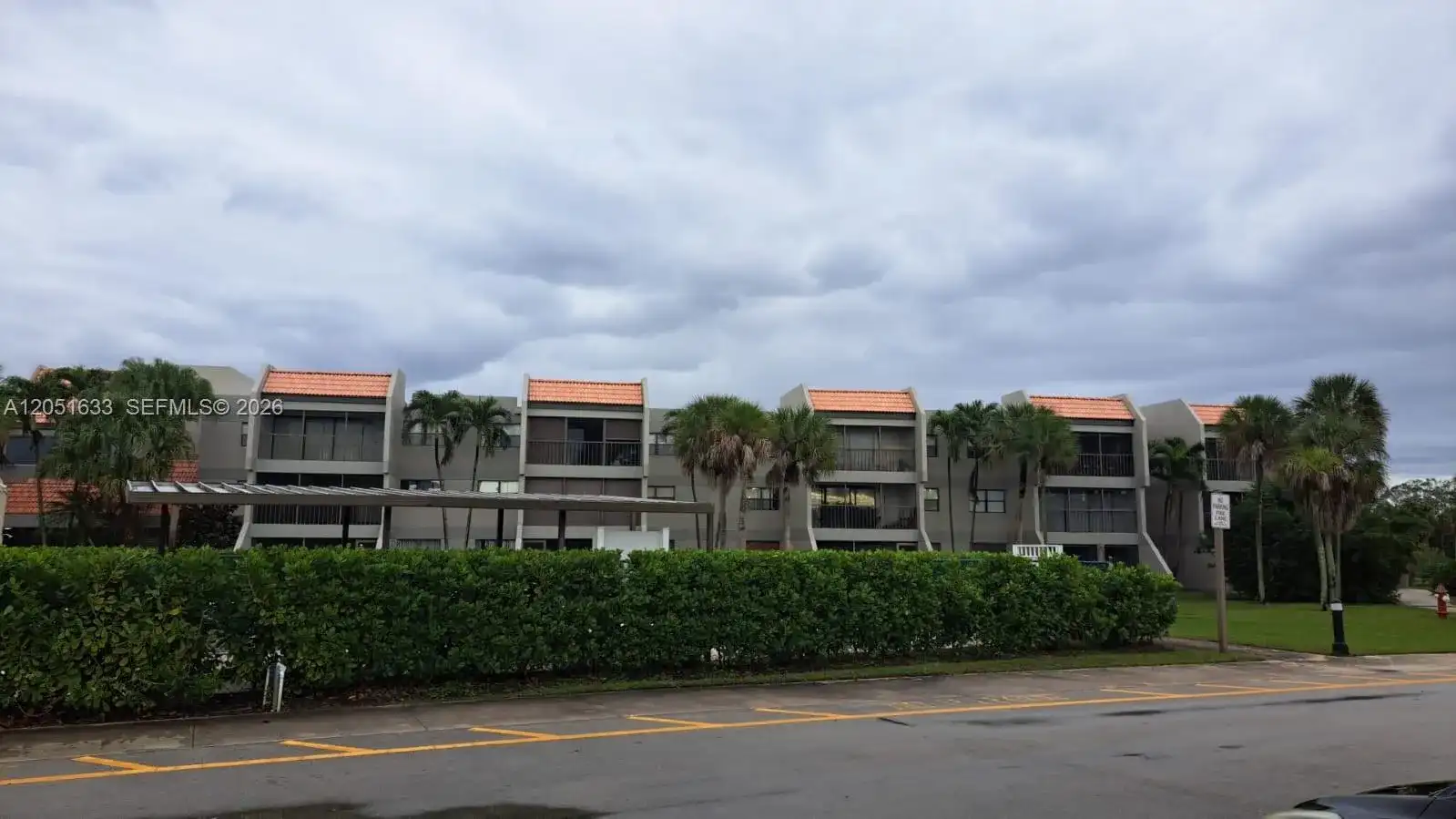 230 Lakeview Dr # 310, Weston FL 33326