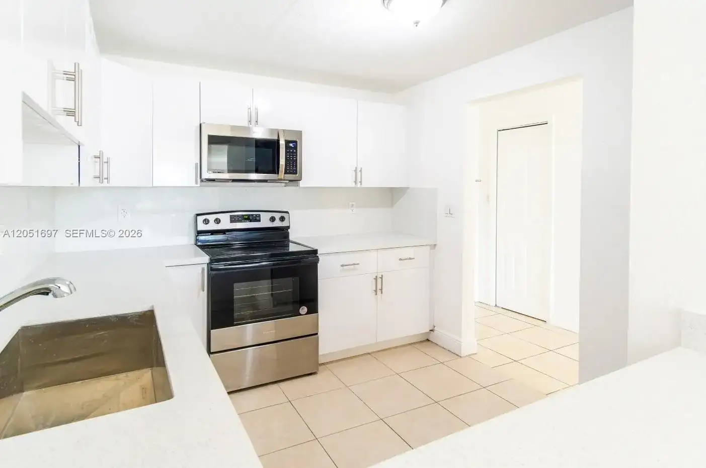6950 Miami Gardens Dr # 501, Hialeah FL 33015 photo 3
