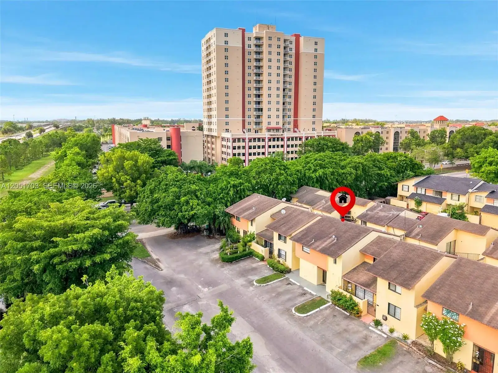 9674 Fontainebleau Blvd # 28, Miami FL 33172 photo 3