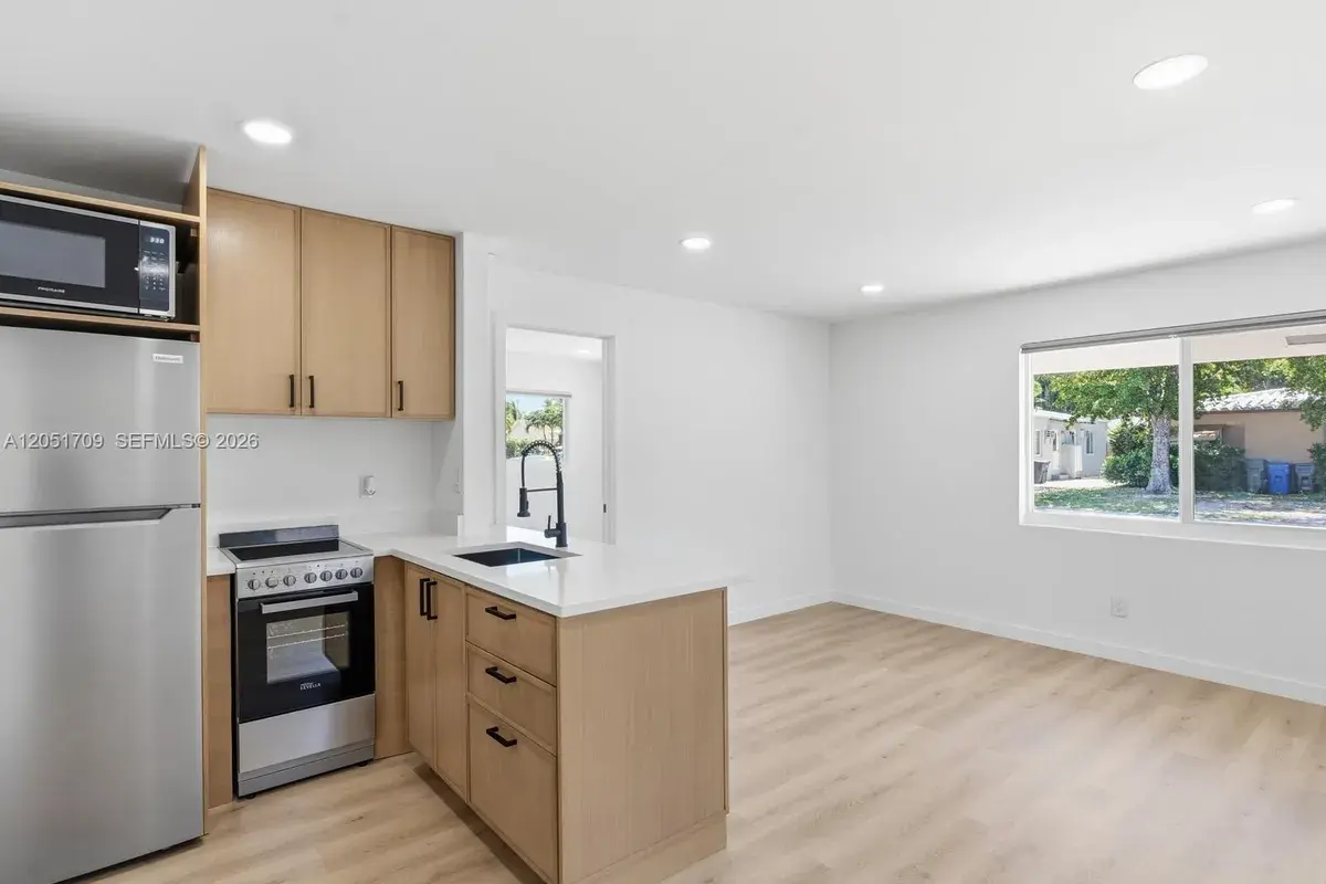 1129 NE 16th Ave # 1, Fort Lauderdale FL 33304