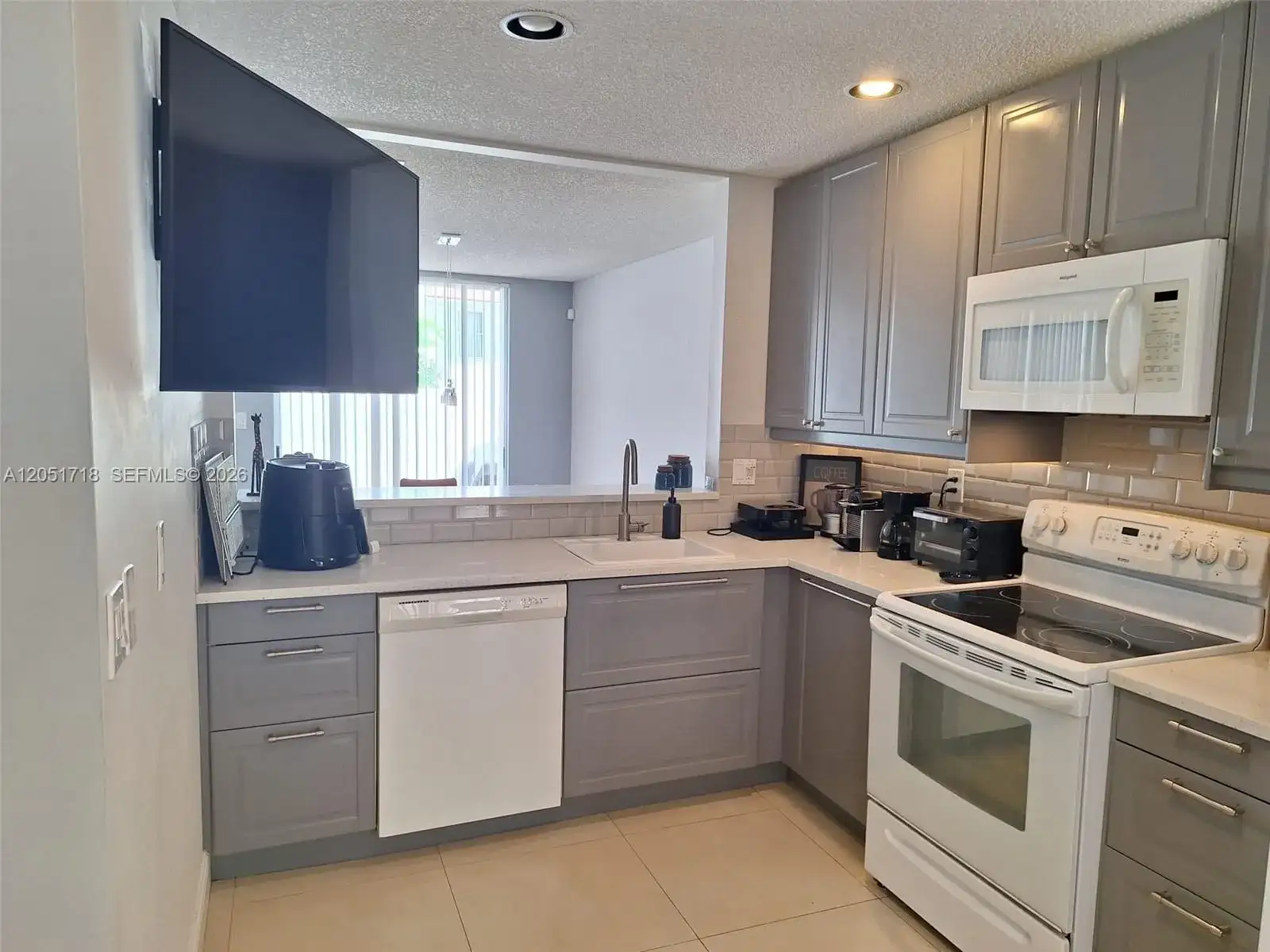 10241 NW 52nd Ter # 0, Doral FL 33178 photo 4