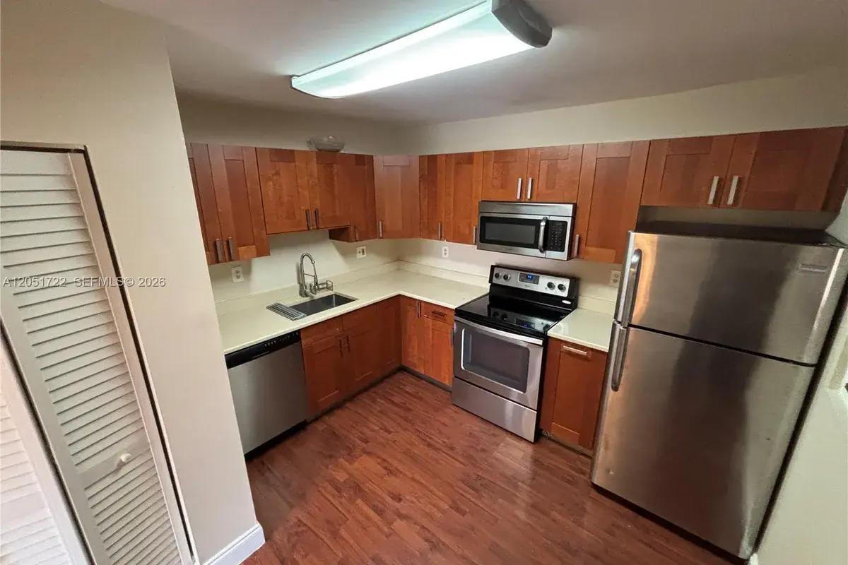 10521 Mahogany Key Cir # 204, Miami FL 33196