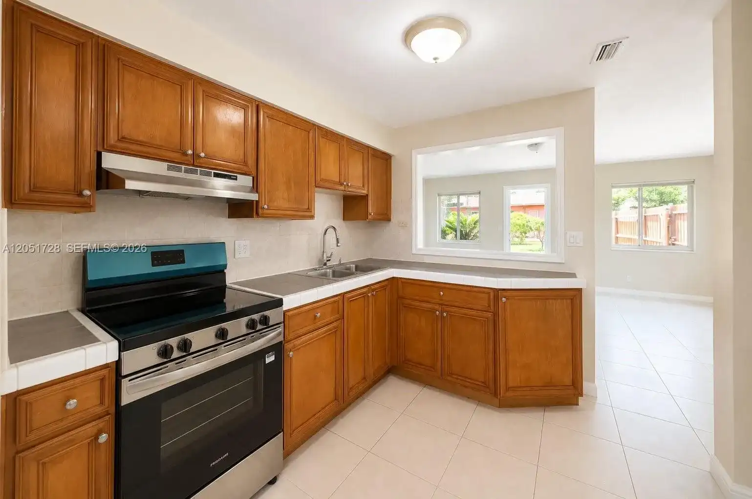 700 NE 25th St # 2, Pompano Beach FL 33064