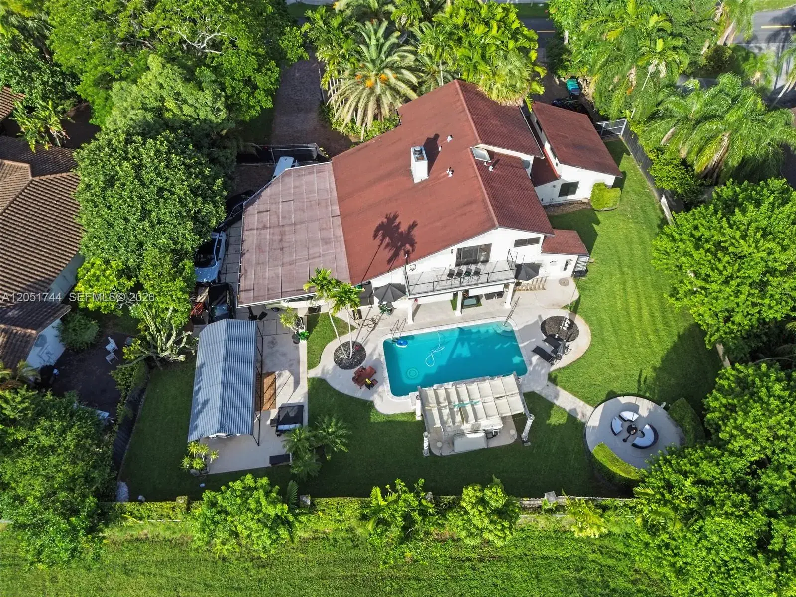 9720 E Calusa Club Dr, Miami FL 33186