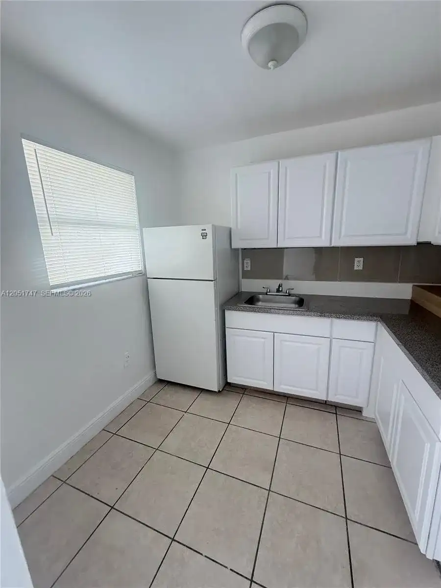 1990 NW 183rd St # 5, Miami Gardens FL 33056