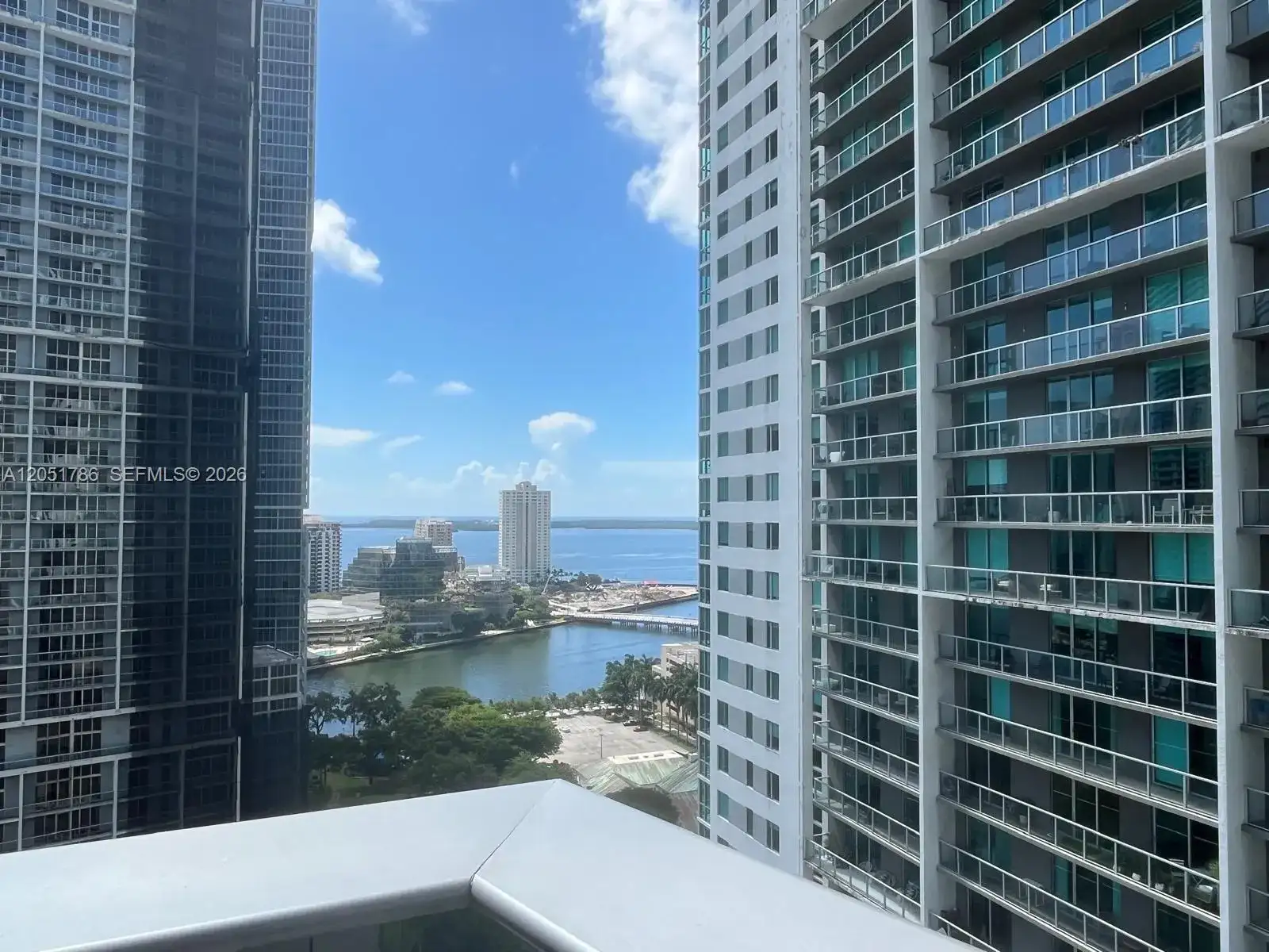 77 SE 5th St # 2314, Miami FL 33131 photo 2