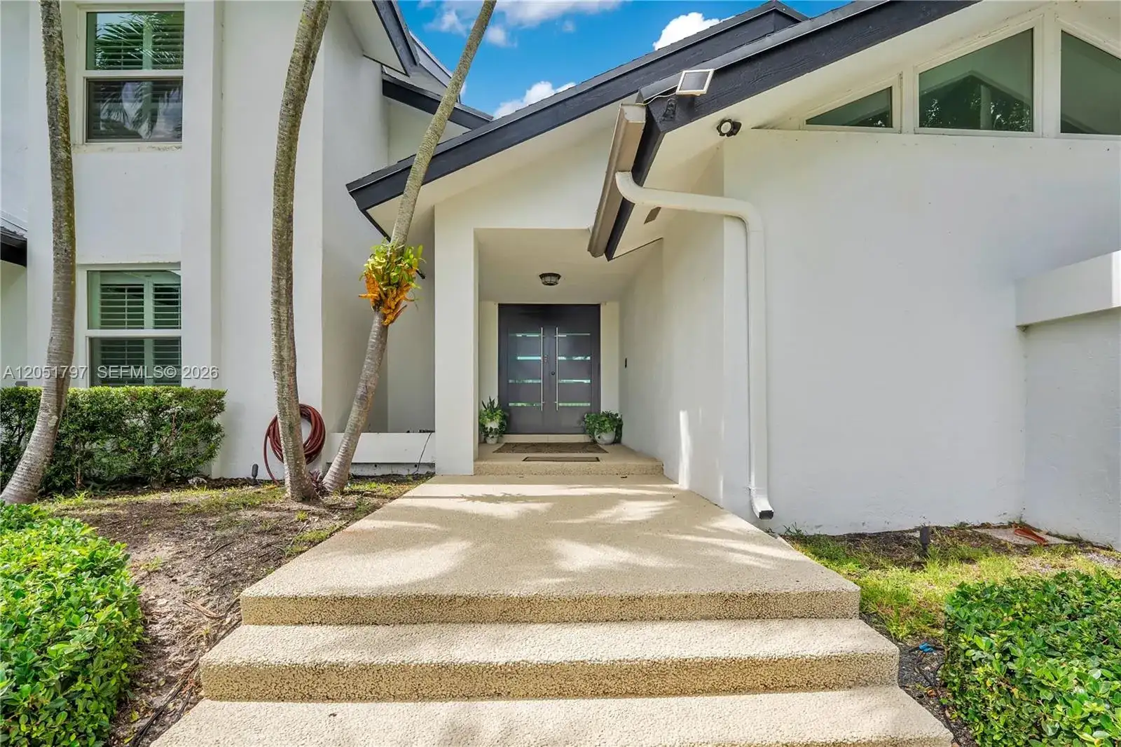 8265 SW 176th Ter, Palmetto Bay FL 33157 photo 2