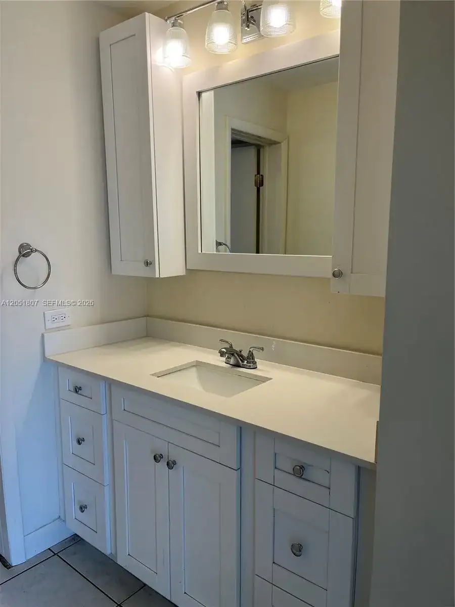 901 NW 22nd Ct # 0, Miami FL 33125 photo 5