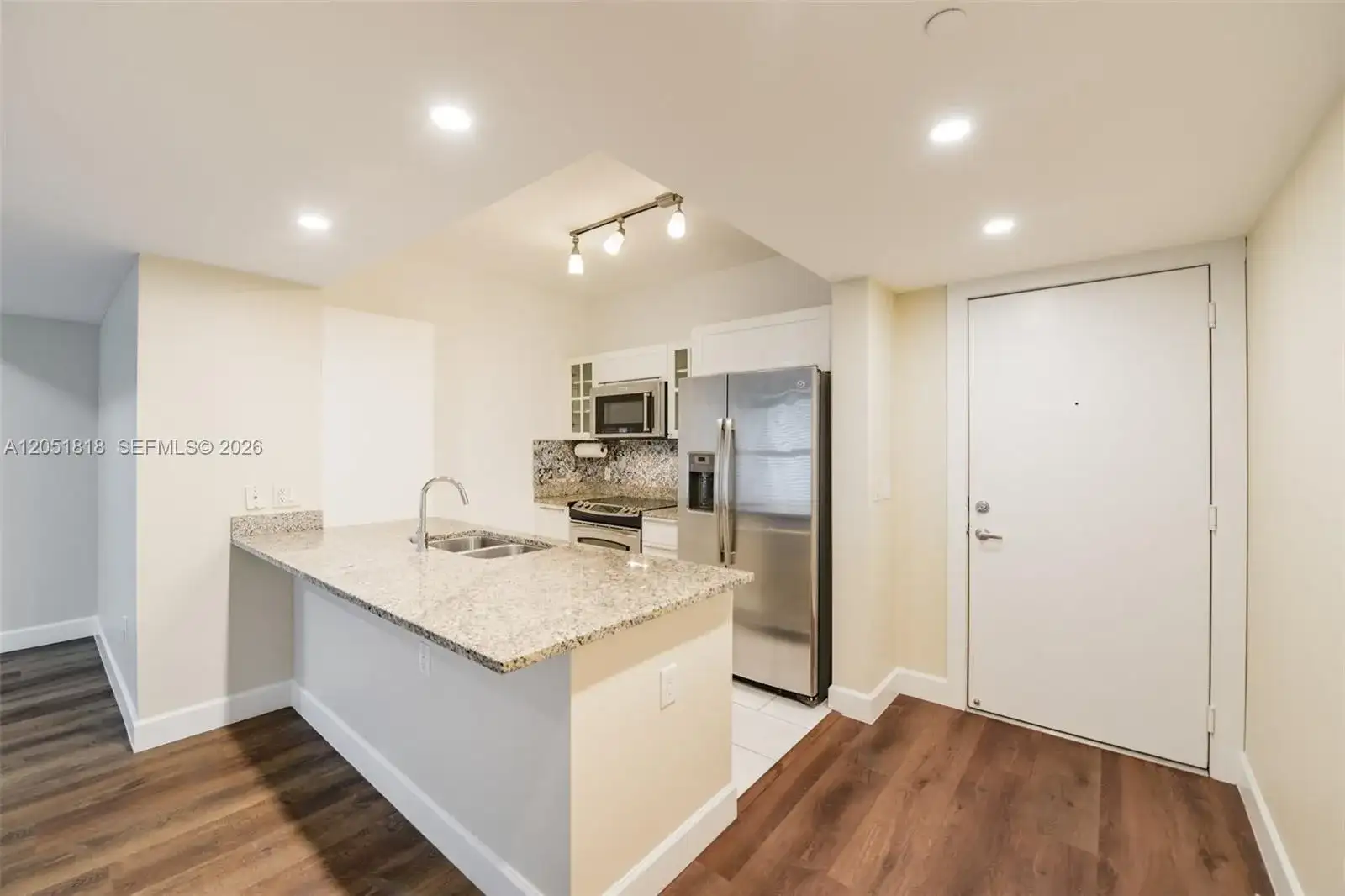 950 Brickell Bay Dr # 1905, Miami FL 33131 photo 4