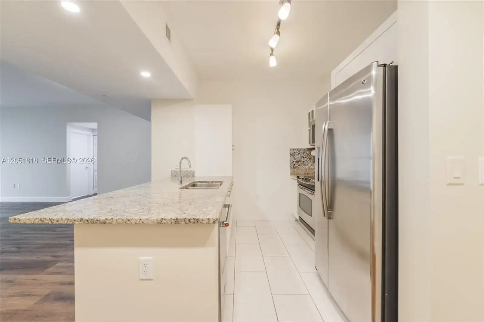 950 Brickell Bay Dr # 1905, Miami FL 33131 photo 5