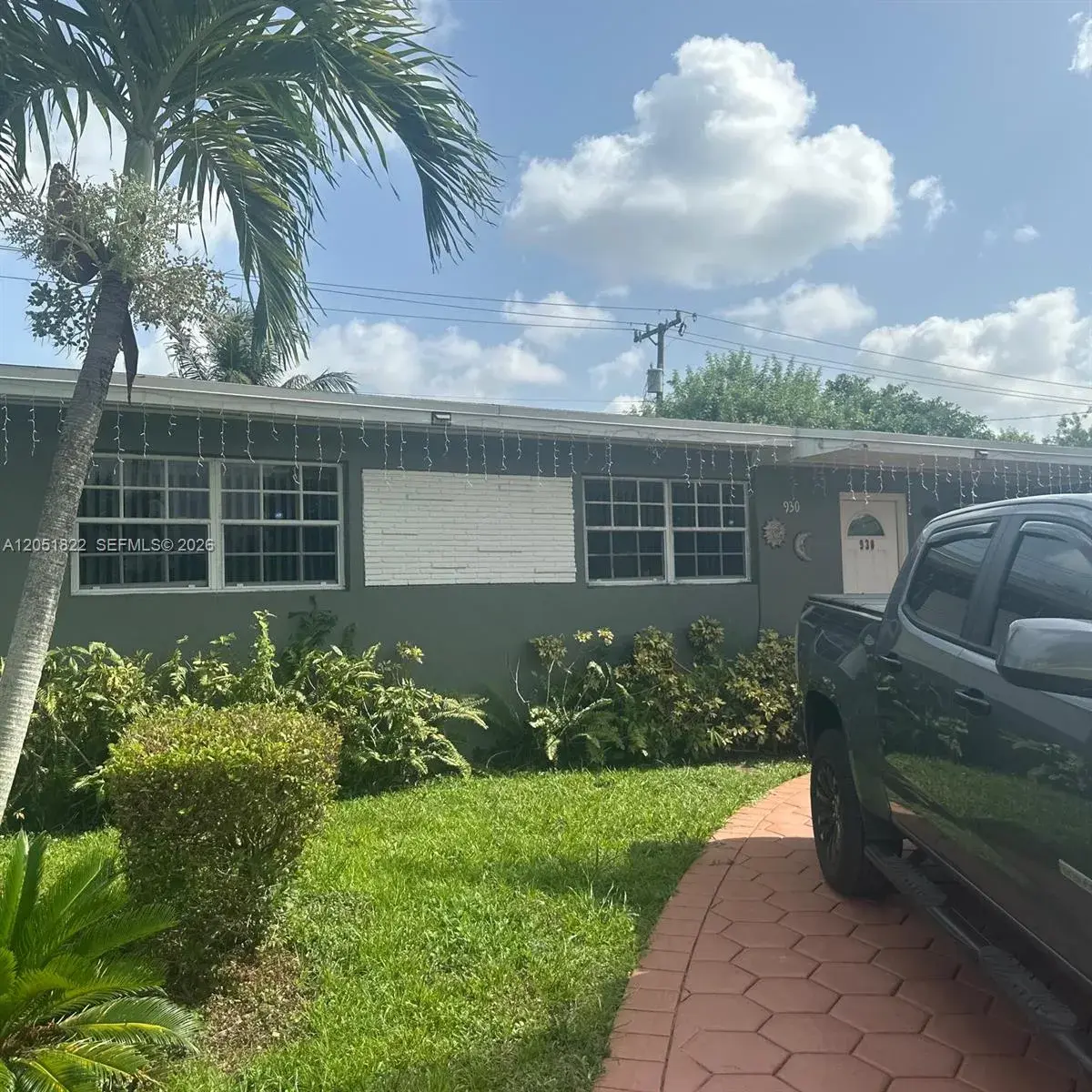 930 NW 180th Ter, Miami Gardens FL 33169