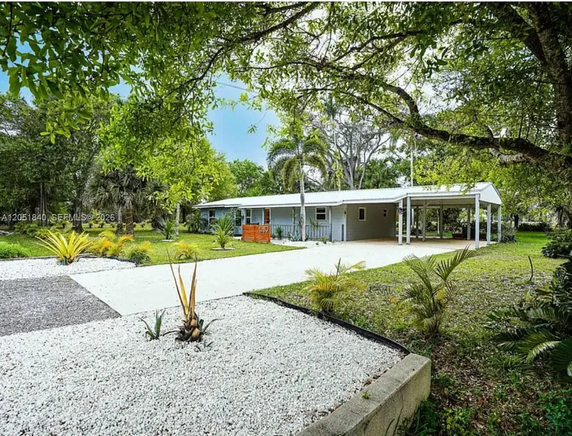 449 Gokchoff Rd, Fort Pierce FL 34945 photo 3