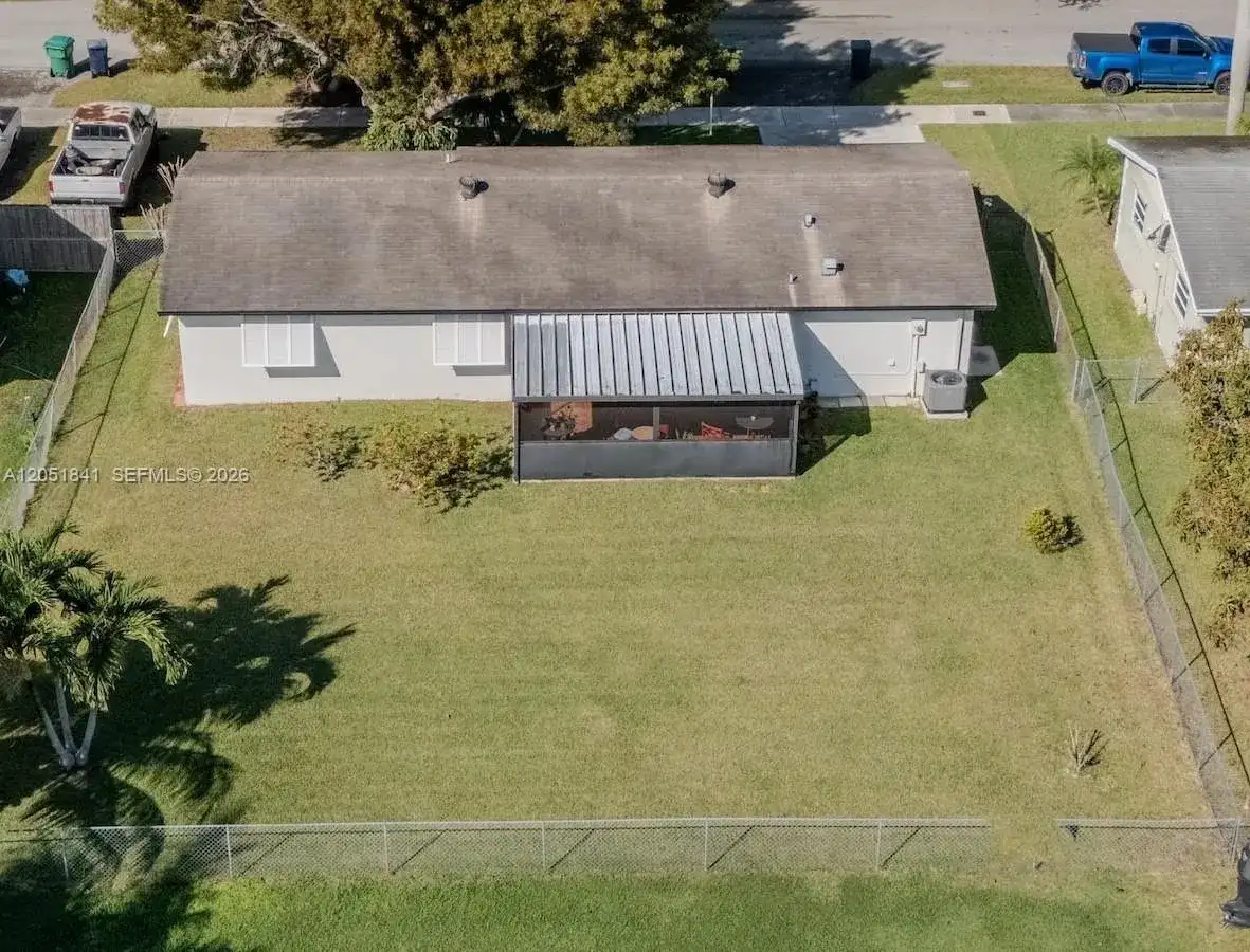 18225 SW 94th Ave, Palmetto Bay FL 33157 photo 2