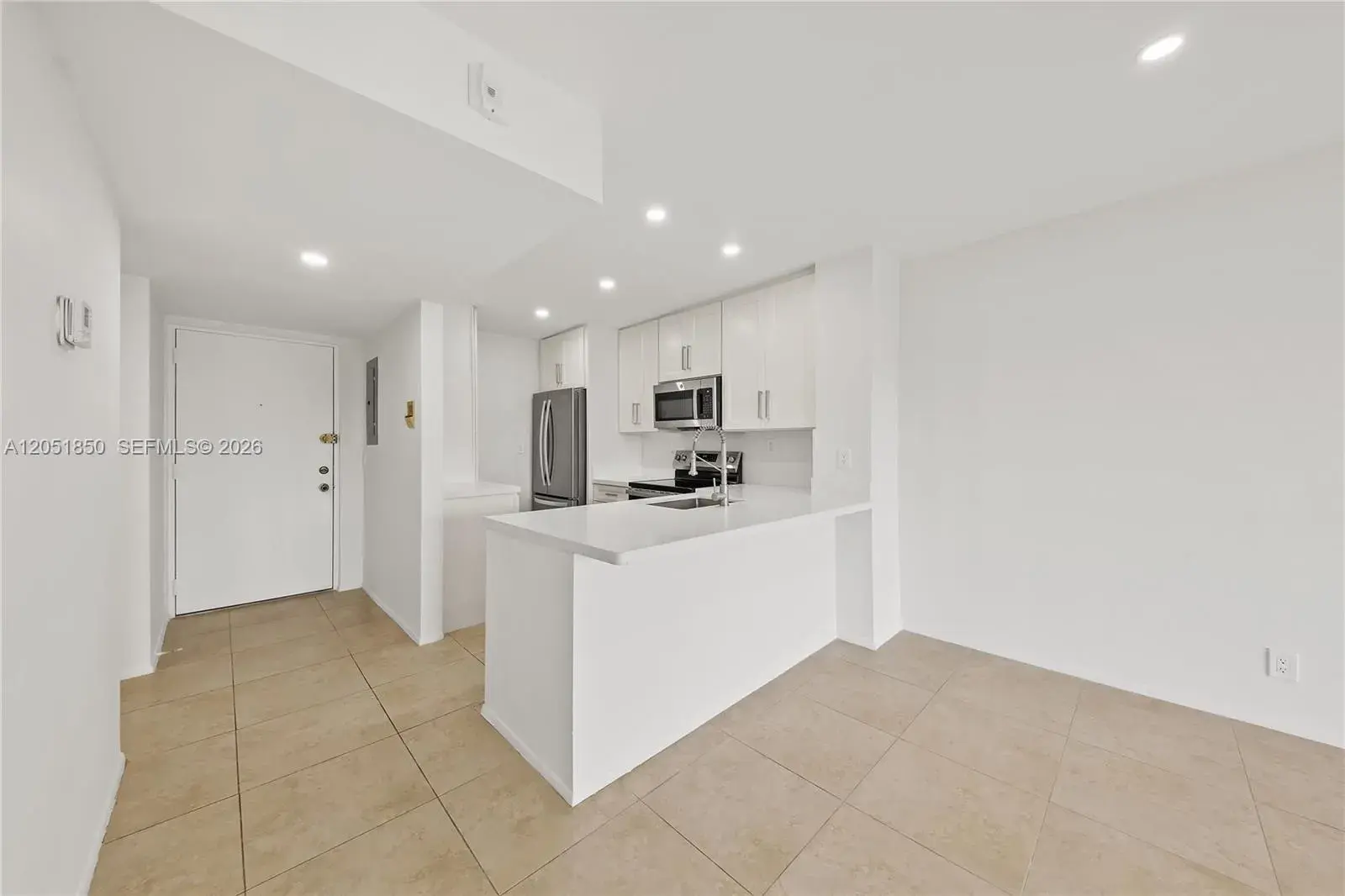 7900 Camino Cir # 406, Miami FL 33143