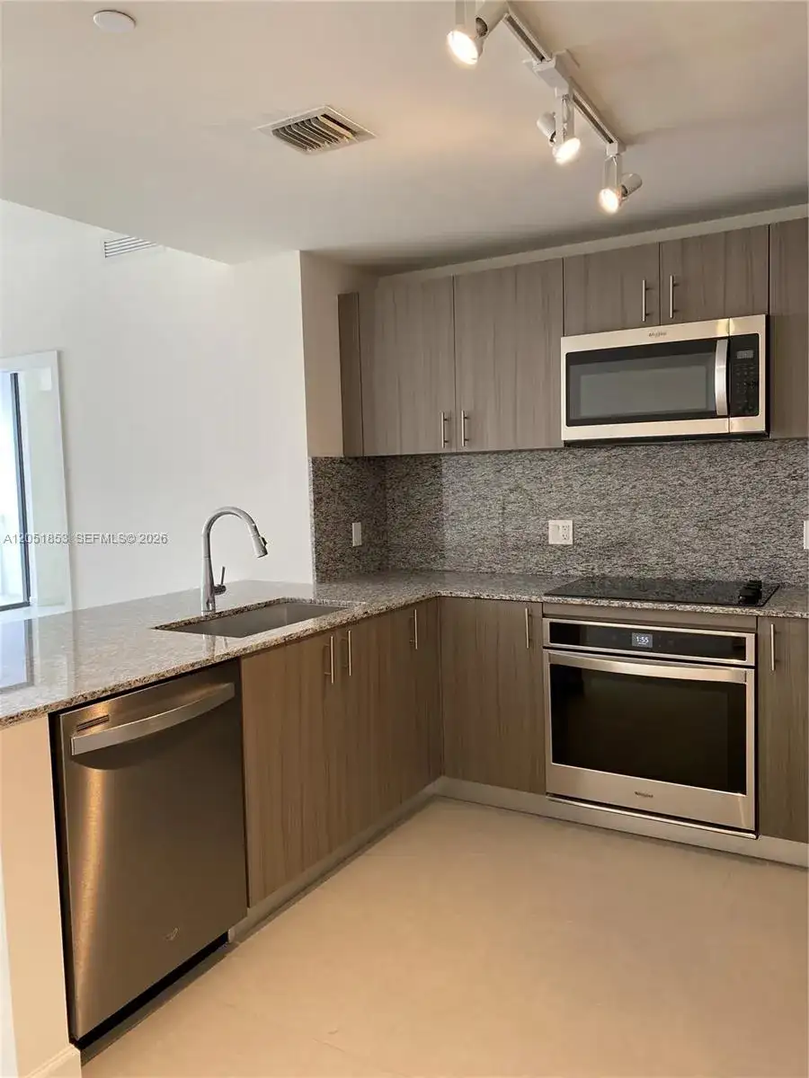 5350 NW 84th Ave # 706, Doral FL 33166 photo 4