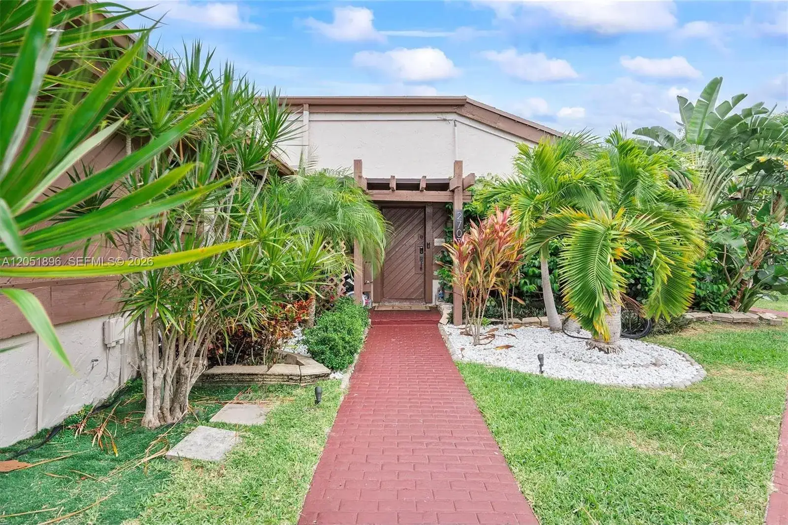 2707 S Parkview Dr, Hallandale Beach FL 33009