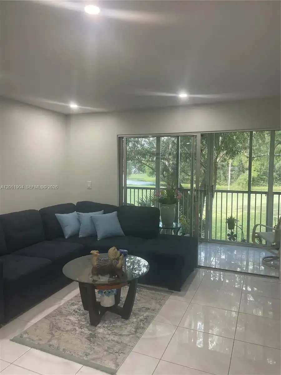 1011 SW 125th Ave # 207M, Pembroke Pines FL 33027 photo 2