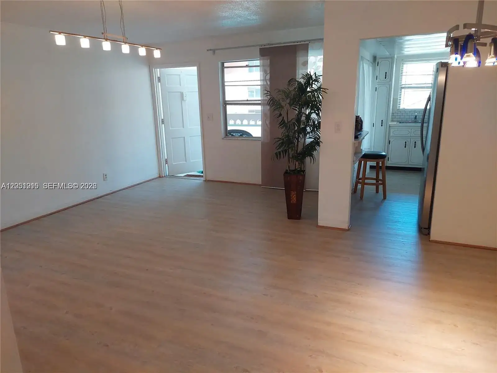 180 NE 12 Ave # 15C, Hallandale Beach FL 33009 photo 2