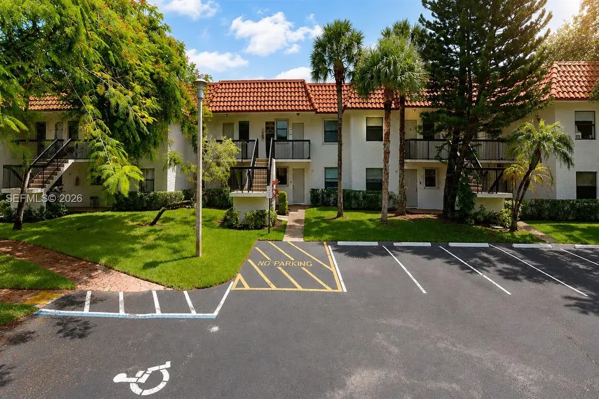 15701 W Waterside Cir # 205, Sunrise FL 33326