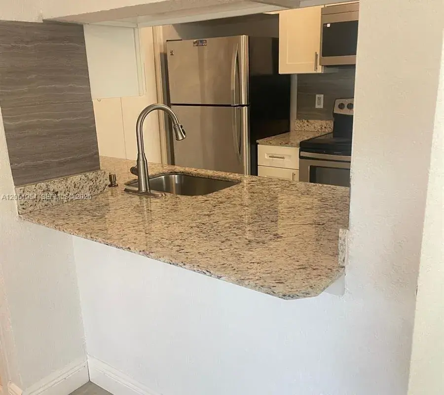 927 Riverside Dr # 320, Coral Springs FL 33071