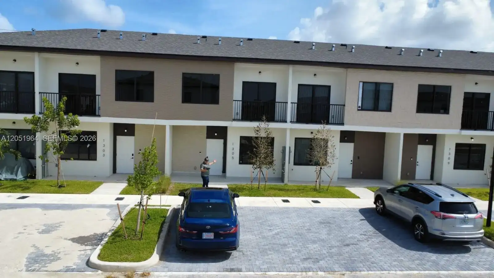 1305 NW 4th Ter, Florida City FL 33034 photo 2