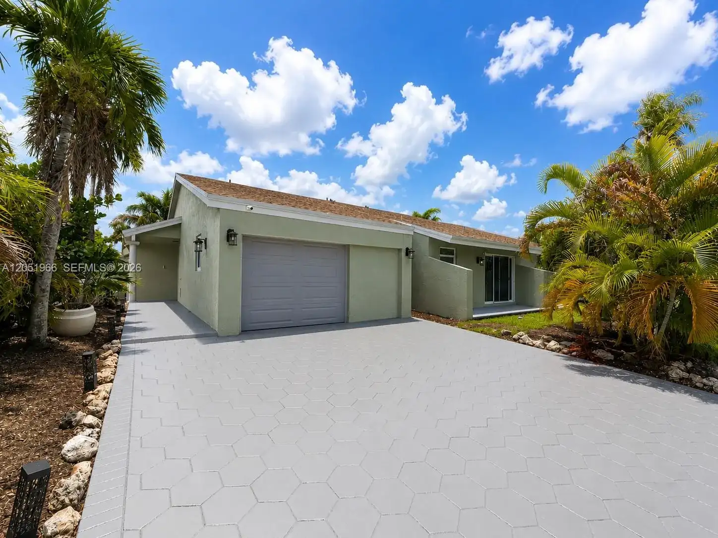 520 SW 167th Ter, Weston FL 33326 photo 2