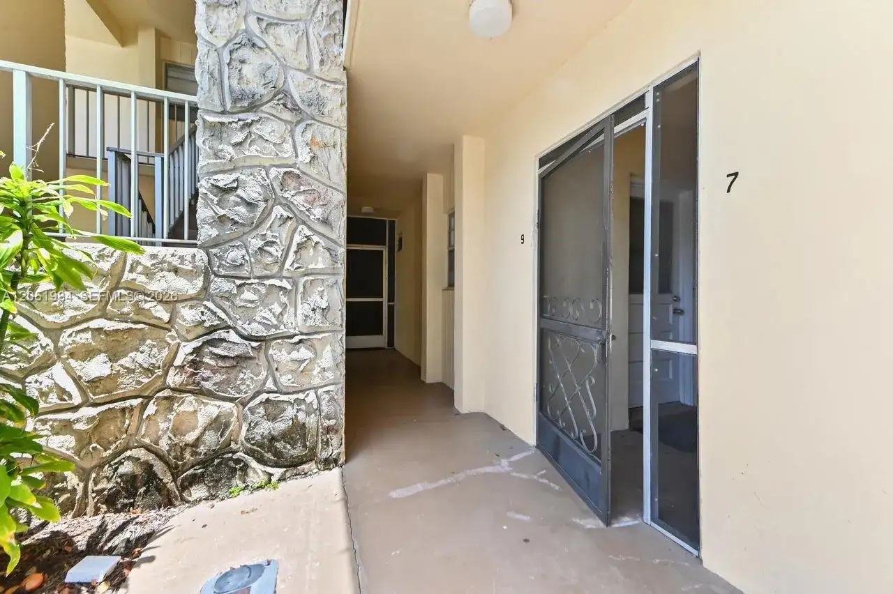 10789 N Military Tr # 9, Palm Beach Gardens FL 33410 photo 2