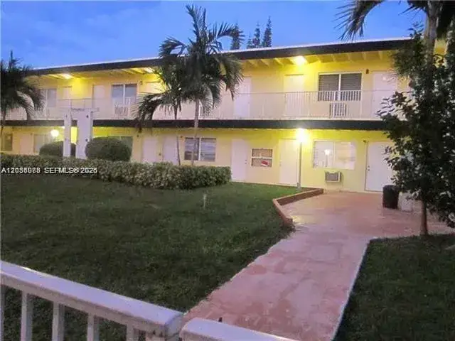 16851 NE 21st Ave # 7, North Miami Beach FL 33162