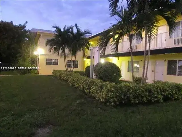 16851 NE 21st Ave # 7, North Miami Beach FL 33162 photo 2